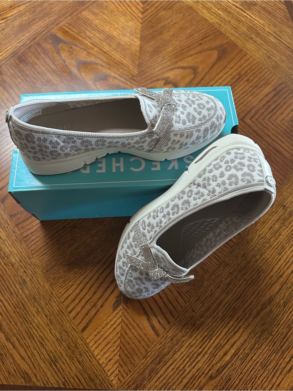 Skechers Women's Beige Leopard-Print Slip-On Flats with Sparkle Bow - Picture 2 of 9